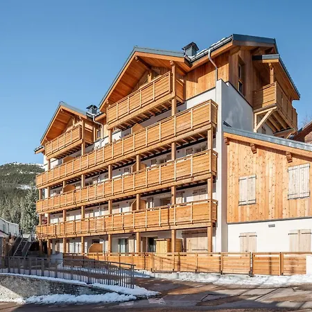 Borealis, Alpe D - By Emerald Apartment